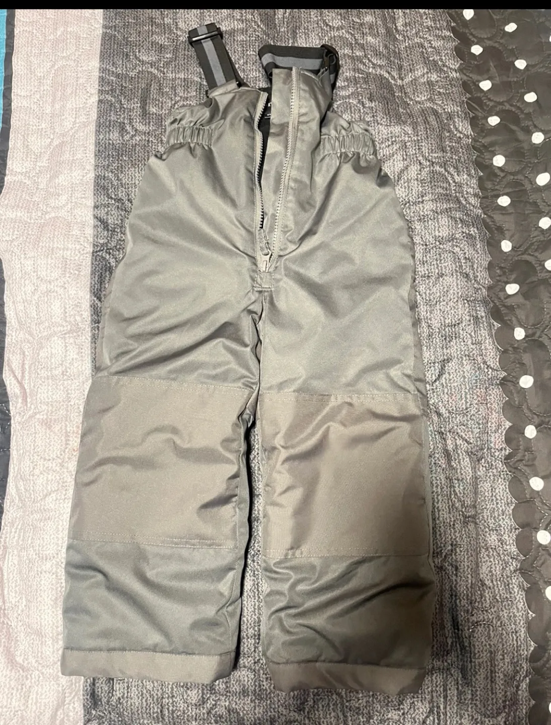 #freecycle Kids Winter Jacket & Snow Pants Bundle image indicator(6)