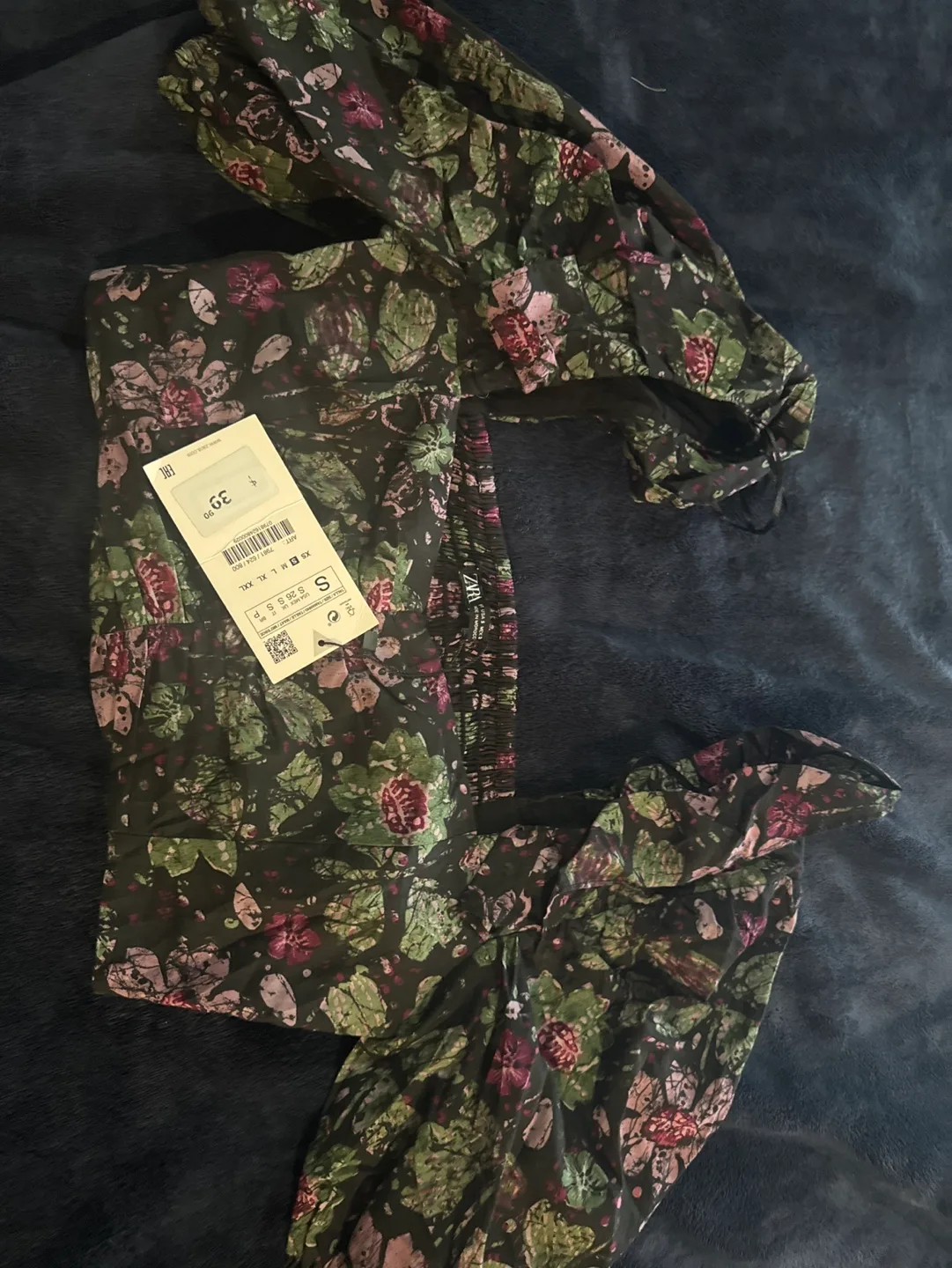 BMWT Zara Floral Puff Sleeve Crop Top 🔥🧡🥕 image indicator(5)