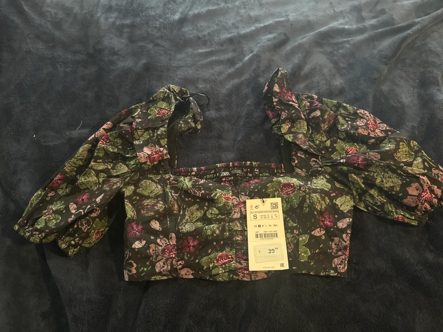 BMWT Zara Floral Puff Sleeve Crop Top 🔥🧡🥕 image indicator(3)