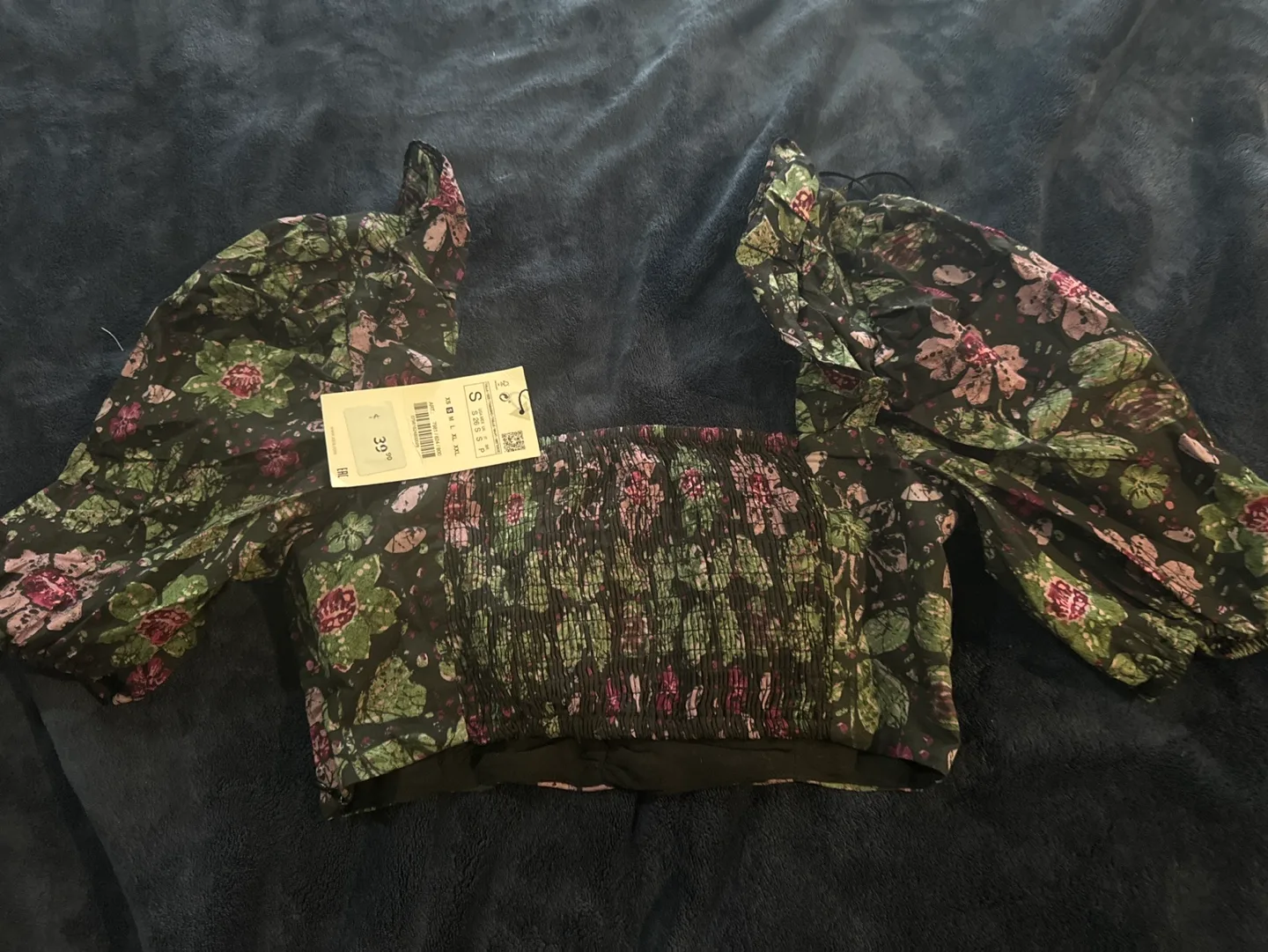 BMWT Zara Floral Puff Sleeve Crop Top 🔥🧡🥕 image indicator(4)