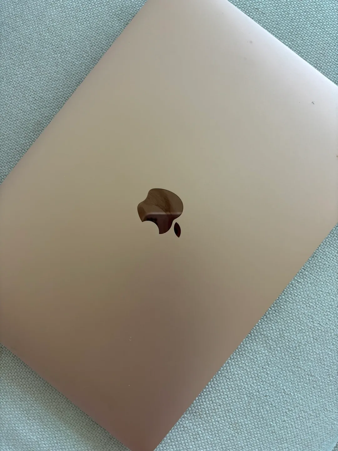 MacBook Air M1 2020 rose Gold image indicator(2)