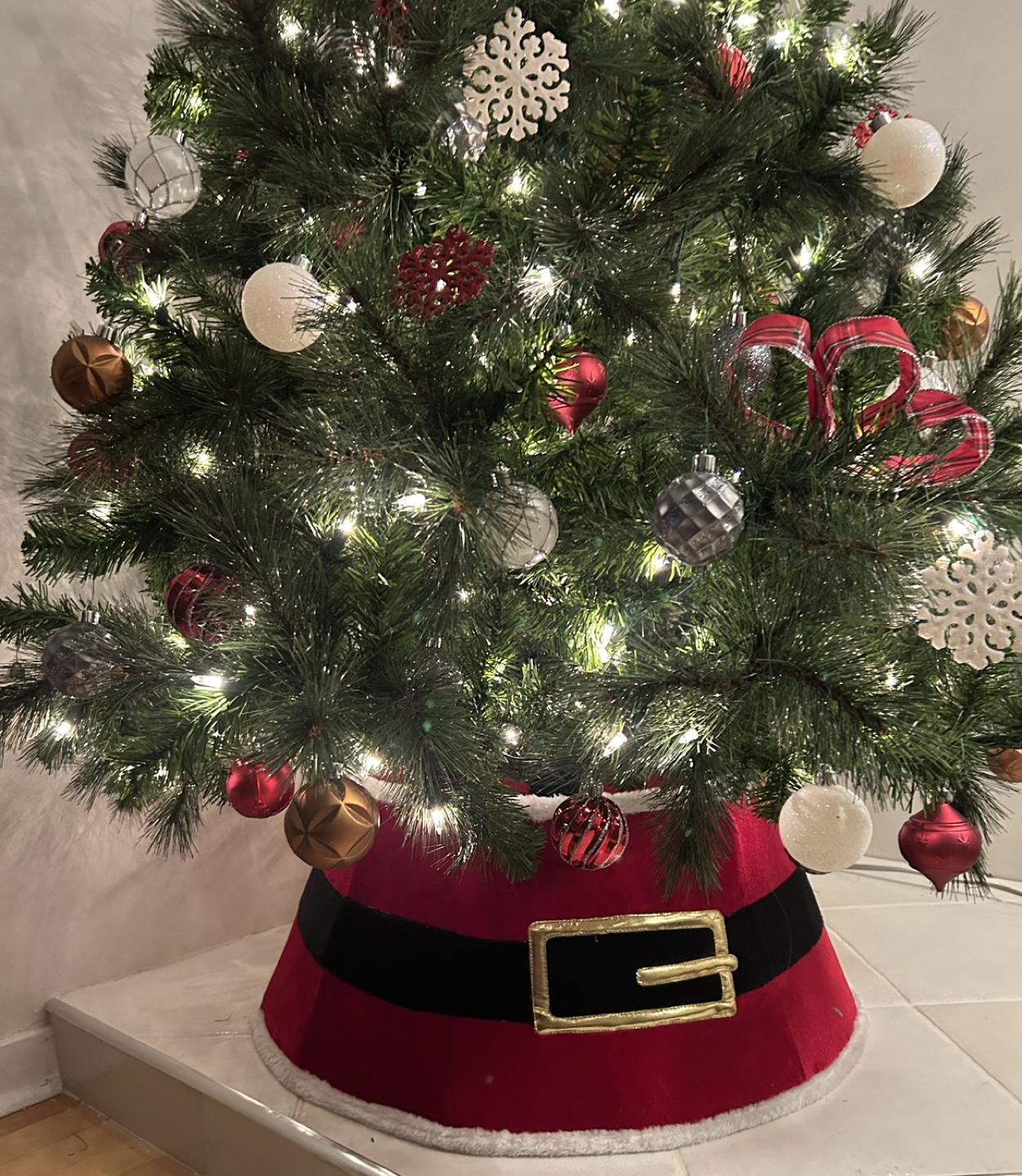 Artificial Christmas Tree with Ornaments and Wreath - photo 2