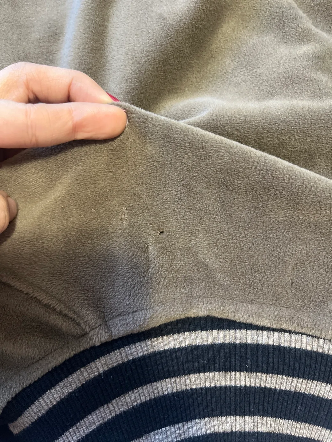 Velvet Tracksuit image indicator(3)