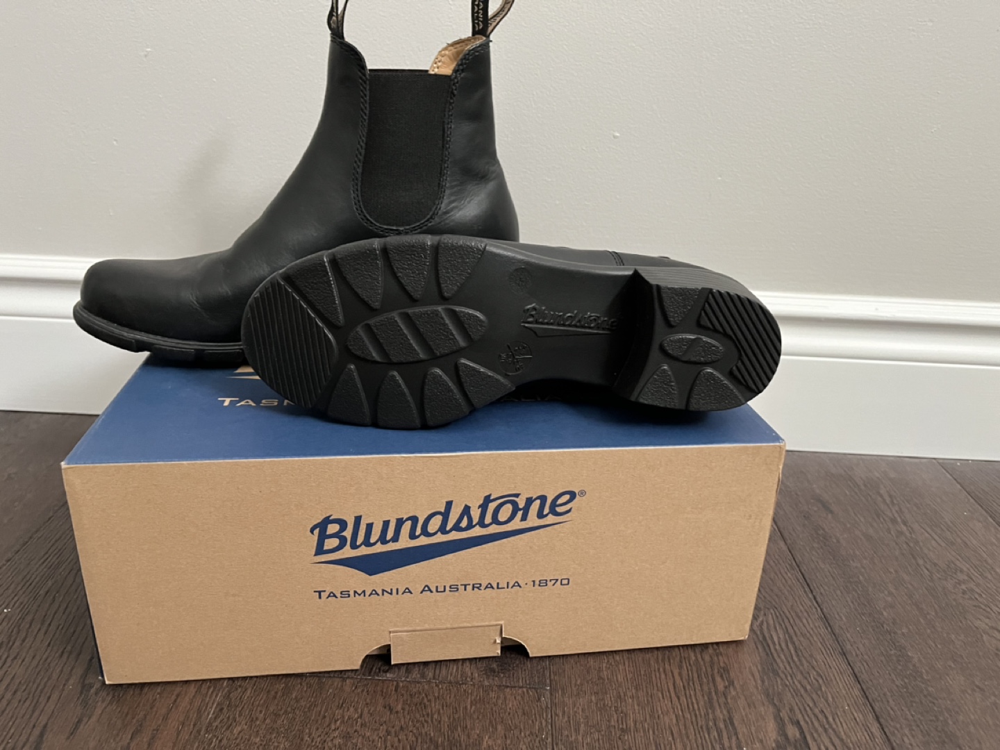 Blundstone Chelsea Boots women’s sz US 9.5 (new in the box) - photo 3