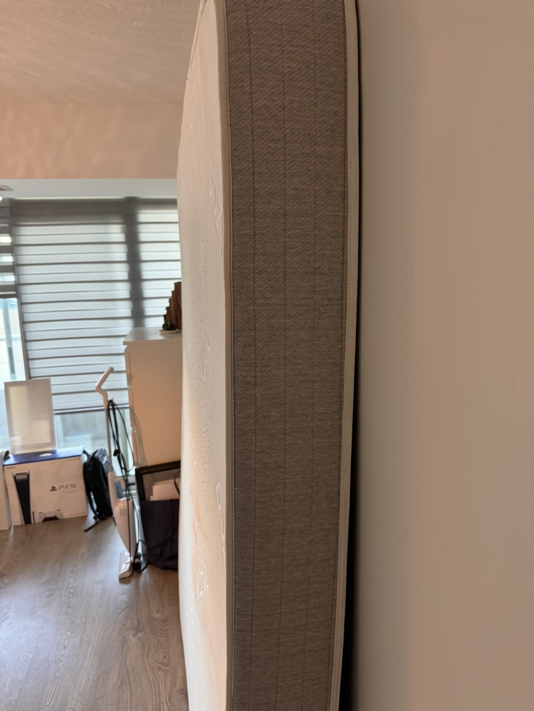COZY- Queen Mattress medium firm! - photo 5