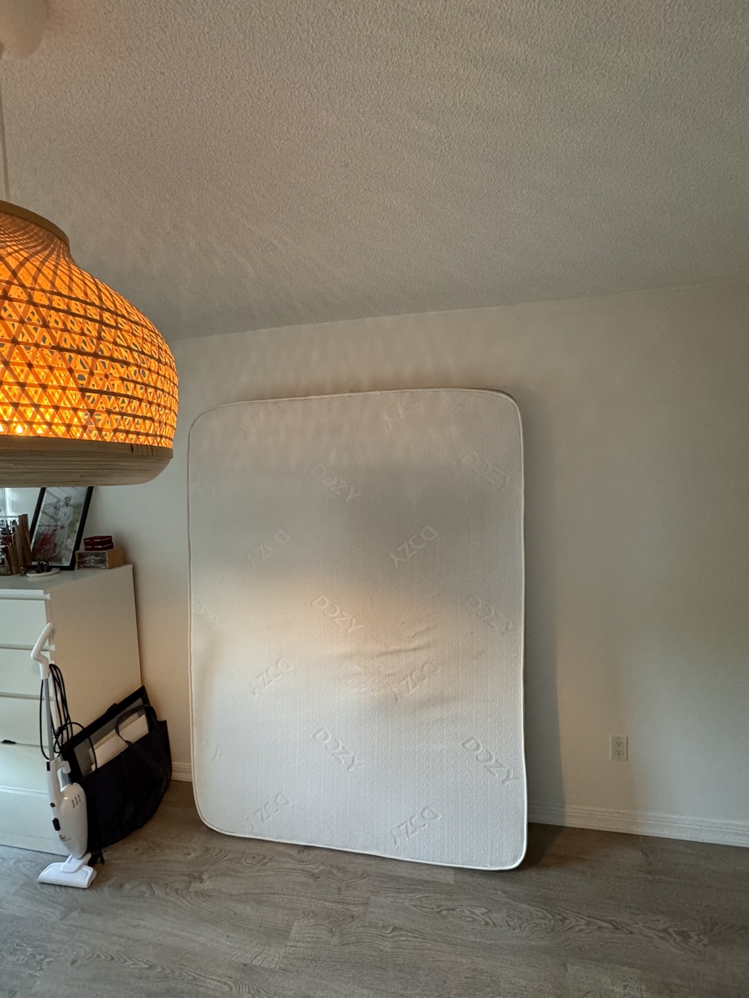 COZY- Queen Mattress medium firm! - photo 2
