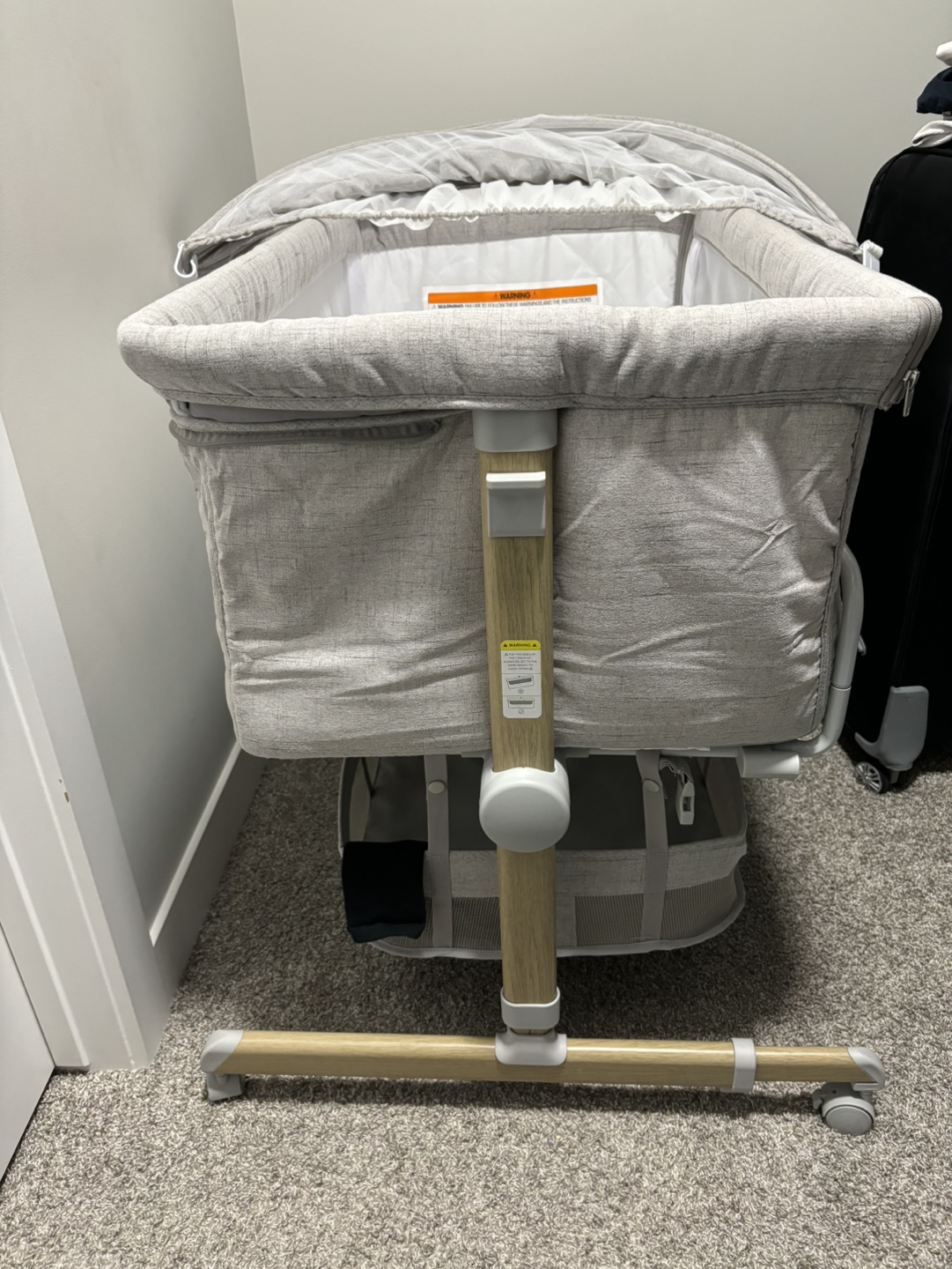 Baby Co-Sleeper Bassinet with Canopy - photo 2