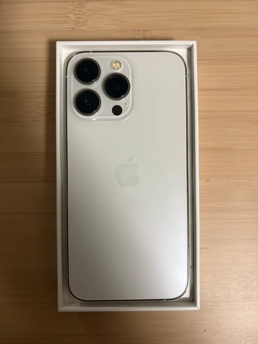 iPhone 13 Pro - White - 87% Battery Health image indicator(2)