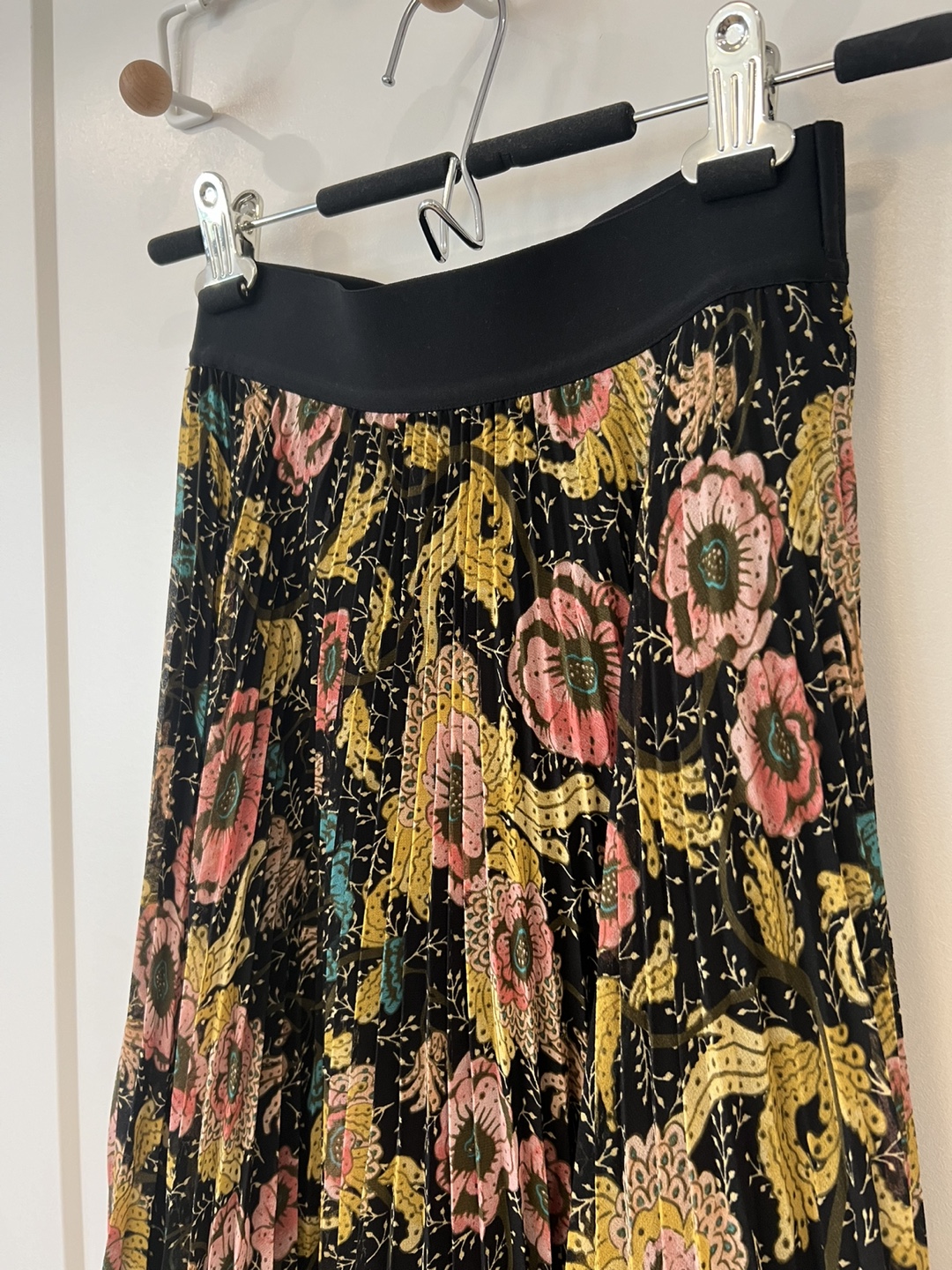 Floral Pleated Skirt
