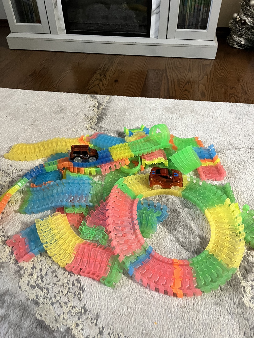 Glow in the dark track set with two cars