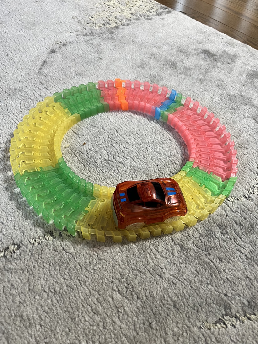 Glow in the dark track set with two cars - photo 3