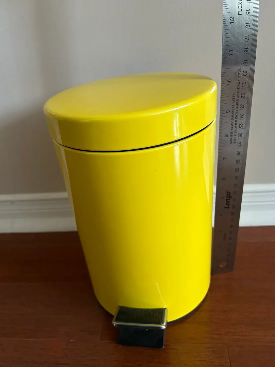 Yellow Step-on Trash Can image indicator(3)