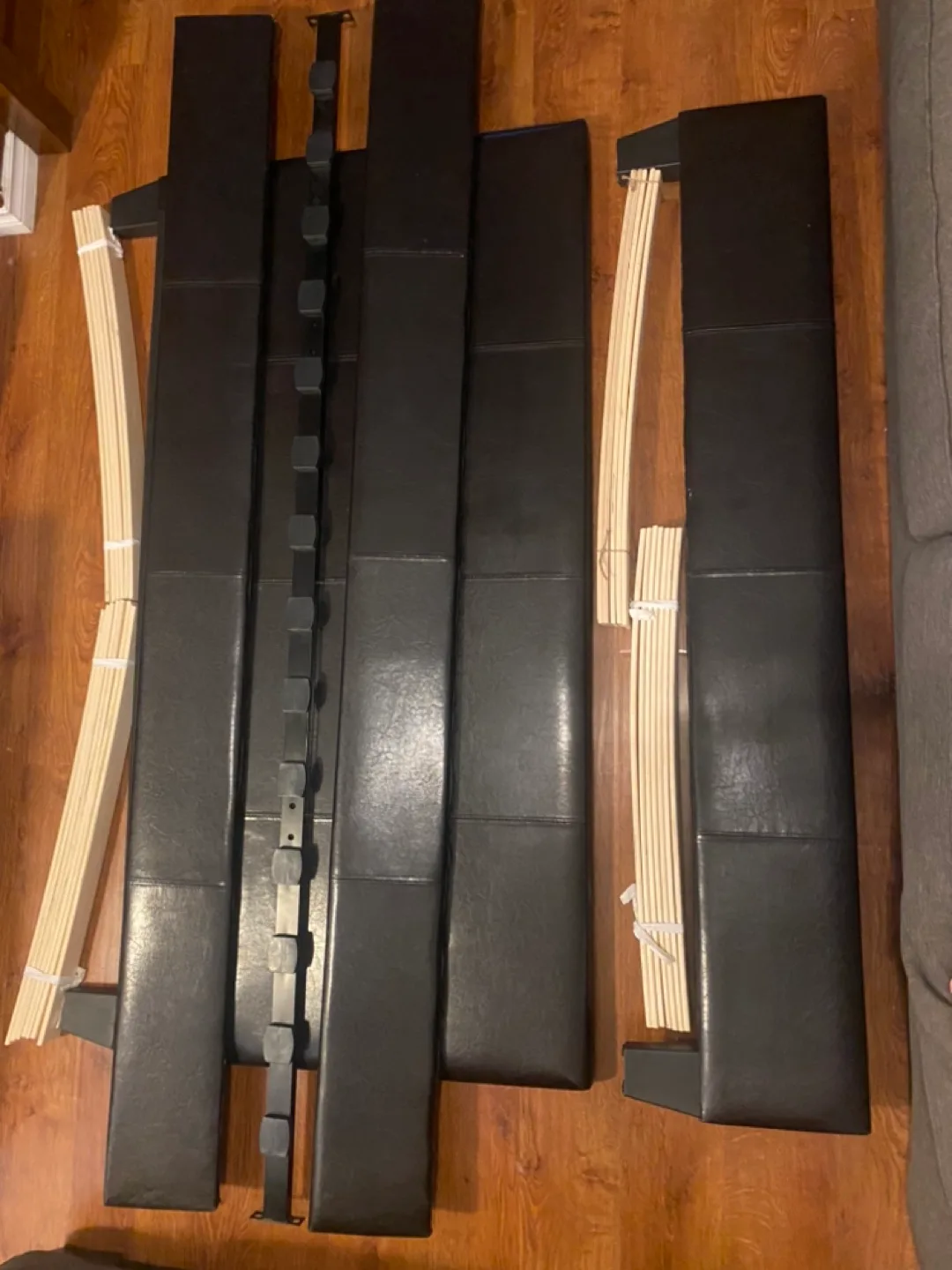 Upholstered Platform Bed image indicator(4)