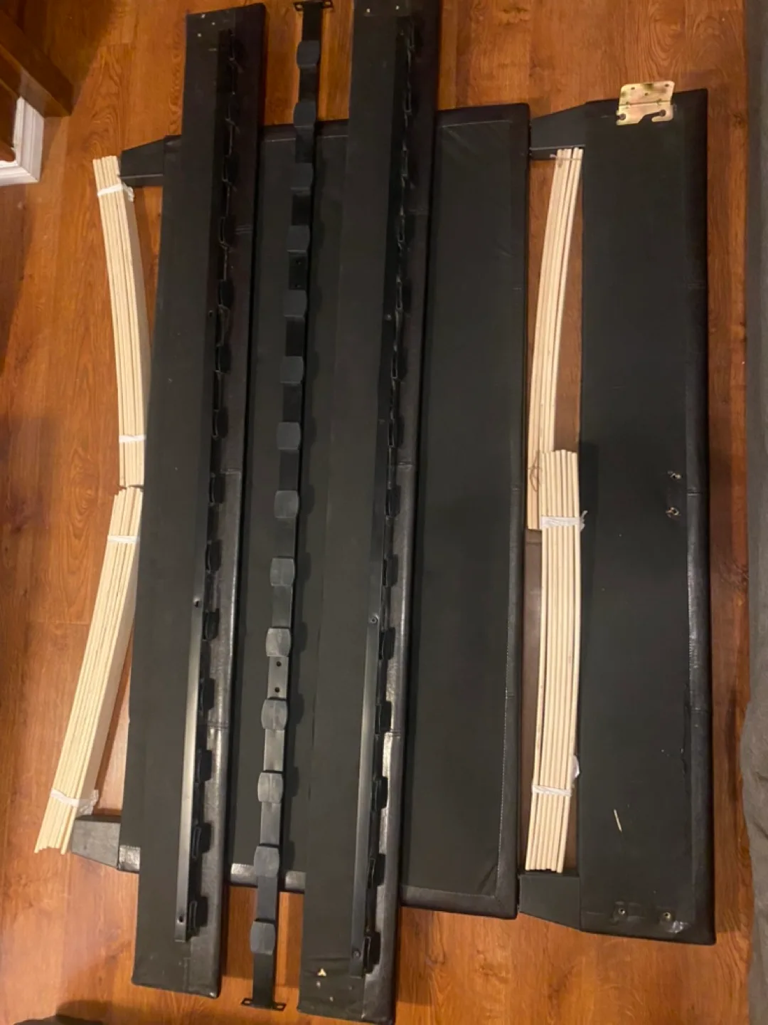 Upholstered Platform Bed image indicator(5)