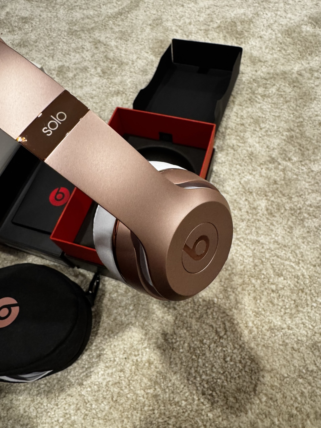 Beats by Dre Solo 3 Wireless Headphones - Rose Gold - photo 3