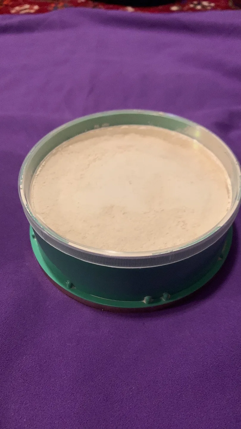 Vintage Jean Patou 1000  de Bain  Perfumed Dusting Powder image indicator(2)