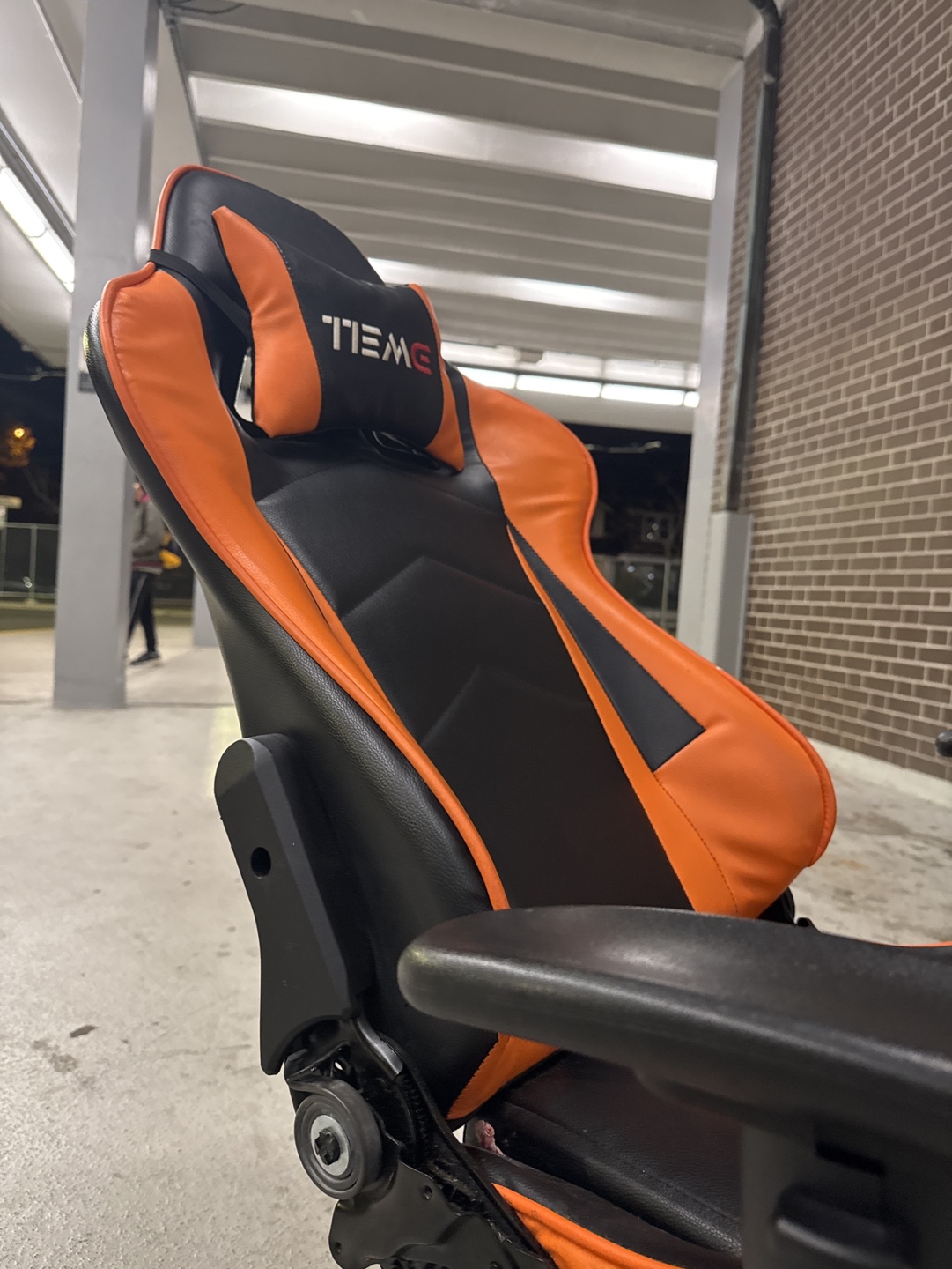 Gaming Chair with Footrest - photo 3
