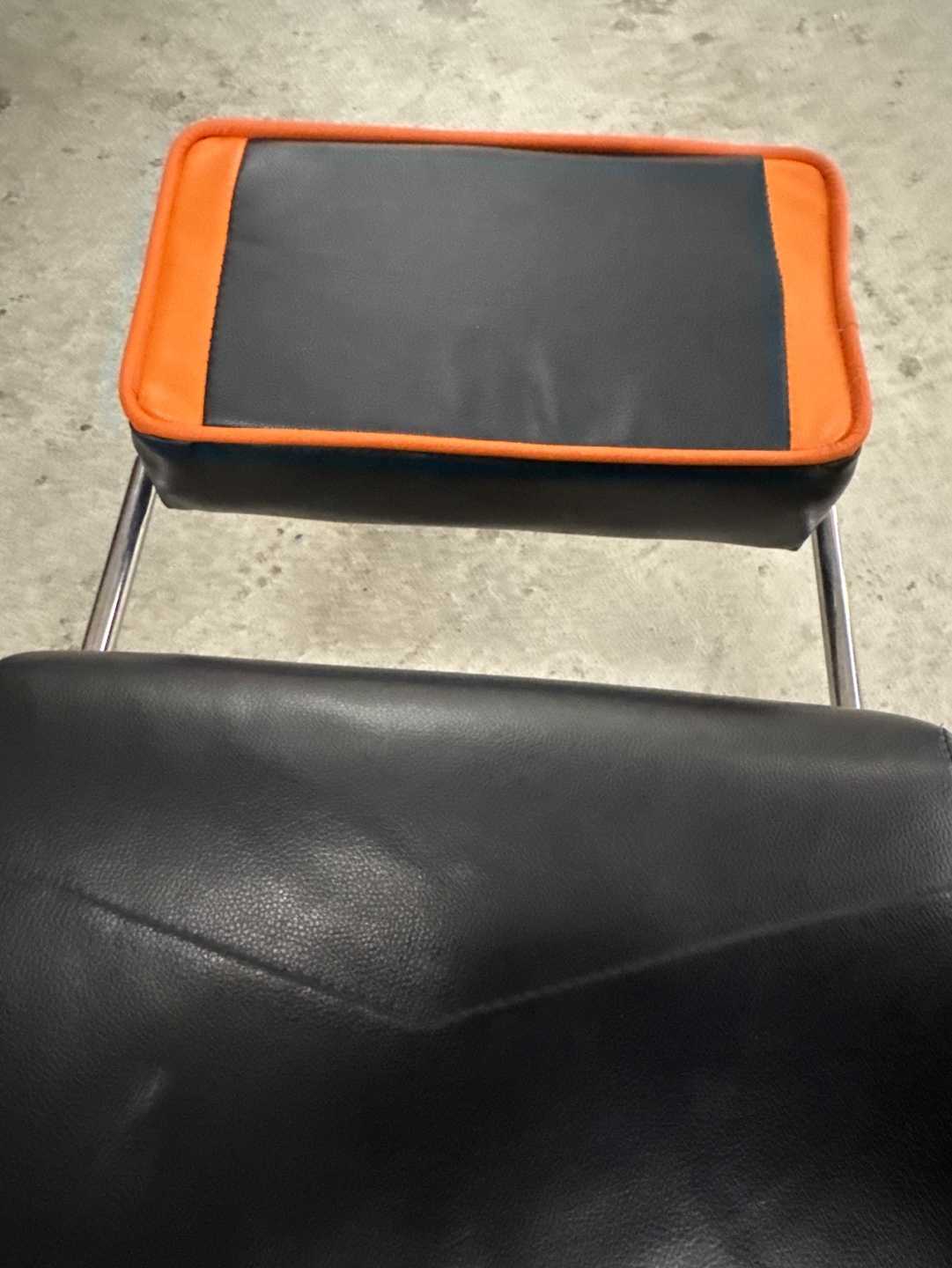 Gaming Chair with Footrest - photo 4