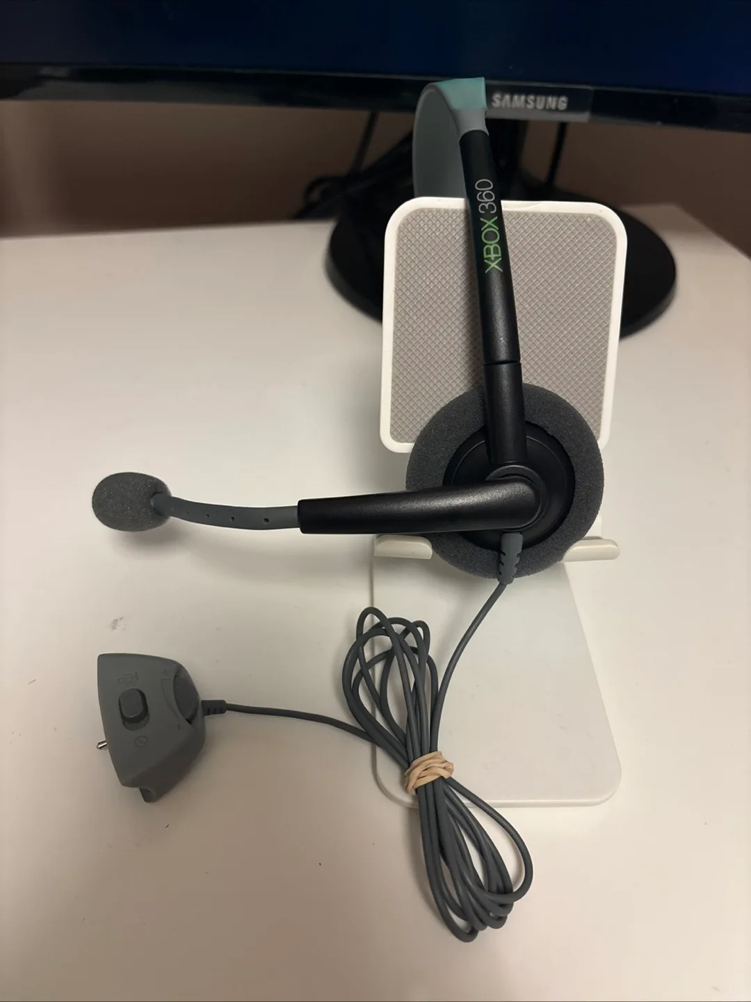 Xbox 360 Headset with microphone thumbnail