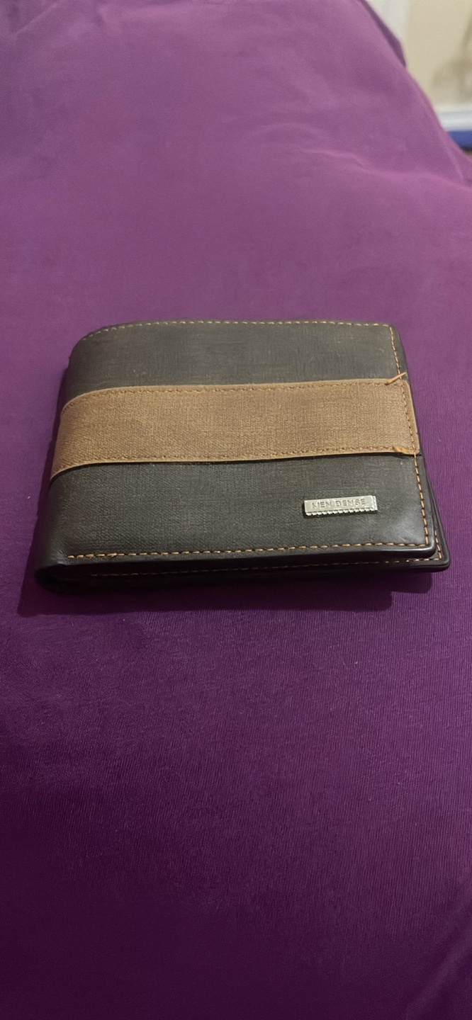 Men's Leather Wallet with RFID Blocking