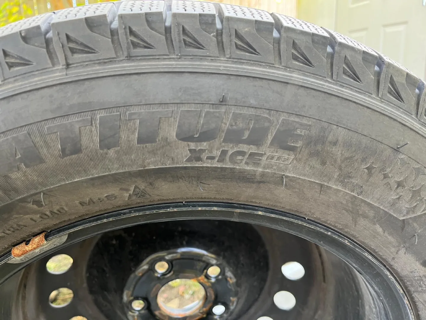 Michelin Latitude X-Ice 235/65 R17 thumbnail