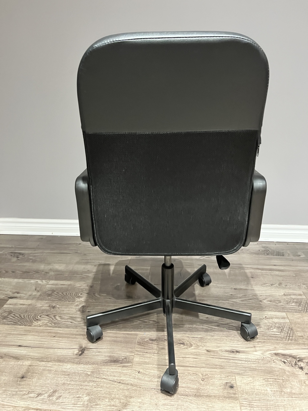 IKEA RENBERGET Swivel Chair. Computer chair. - photo 2