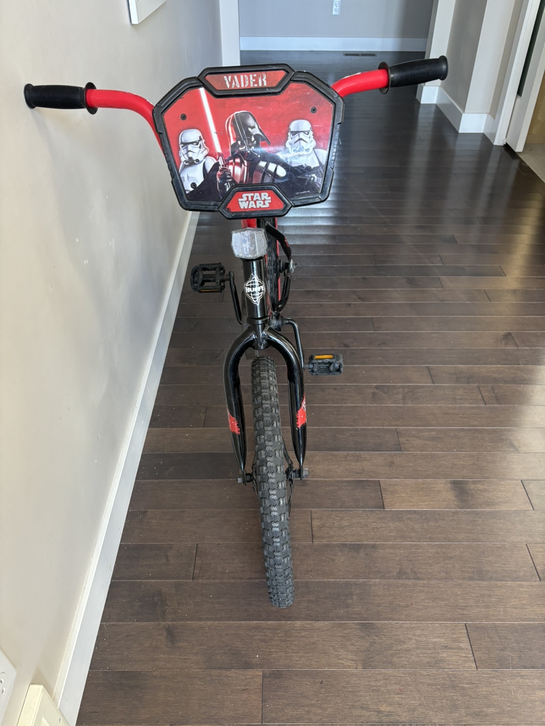 Star Wars “Vader” Kids’ 18-inch Coaster Bike - photo 3