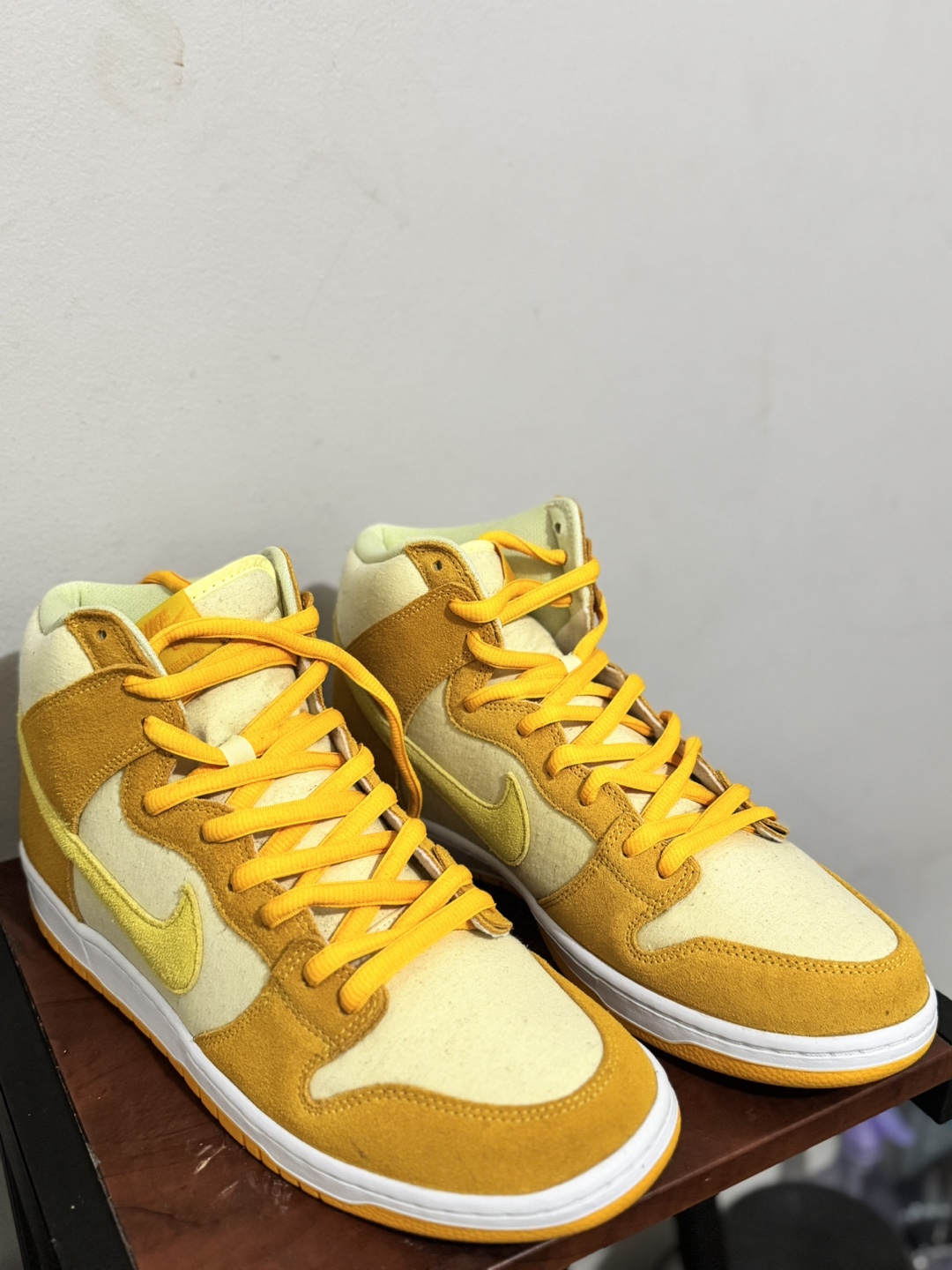 Limited edition Men s Nike SB Dunk High Pineapple