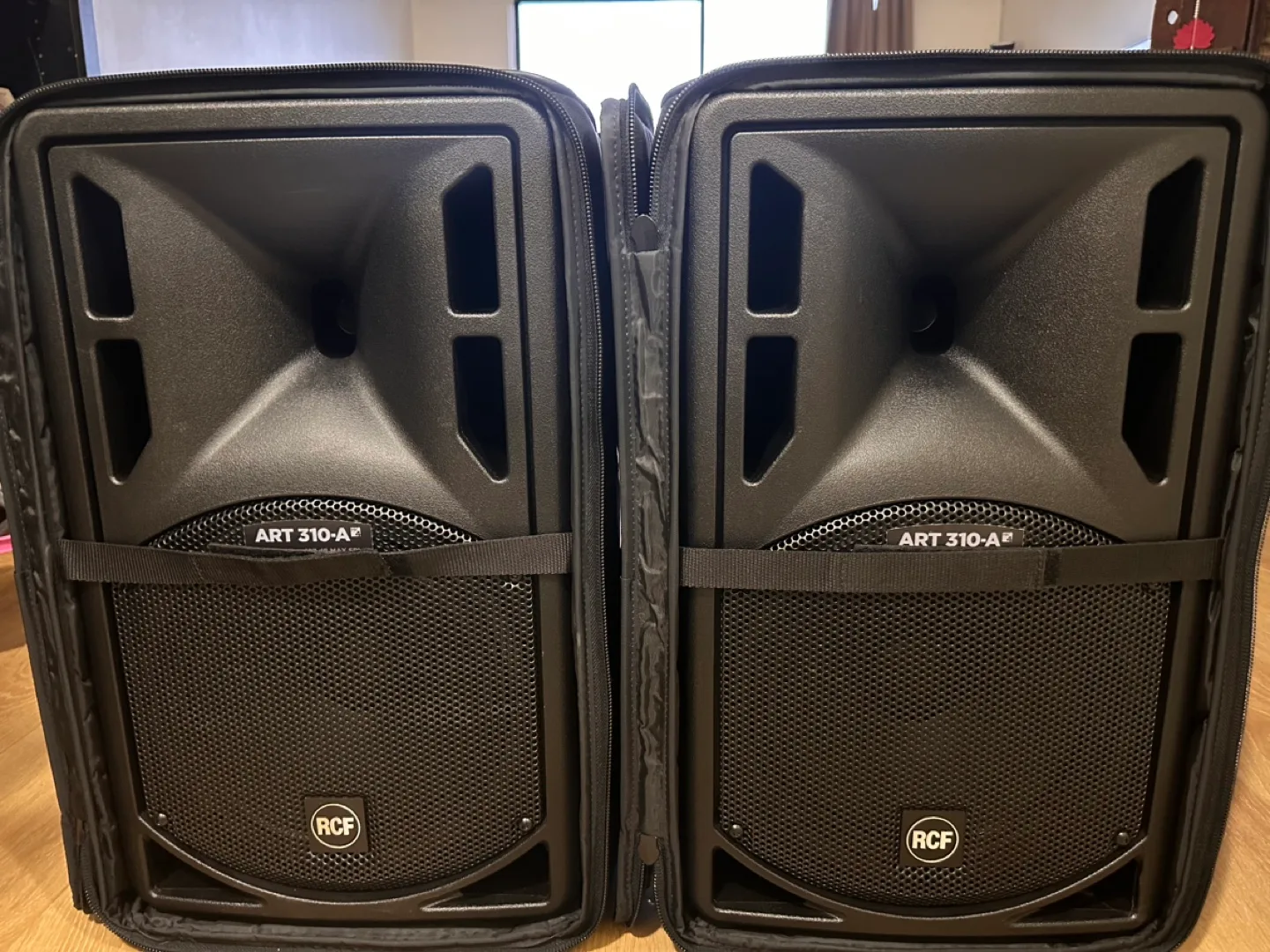 RCF ART 310-A Pair with Cases and Voltage Transformers image indicator(4)