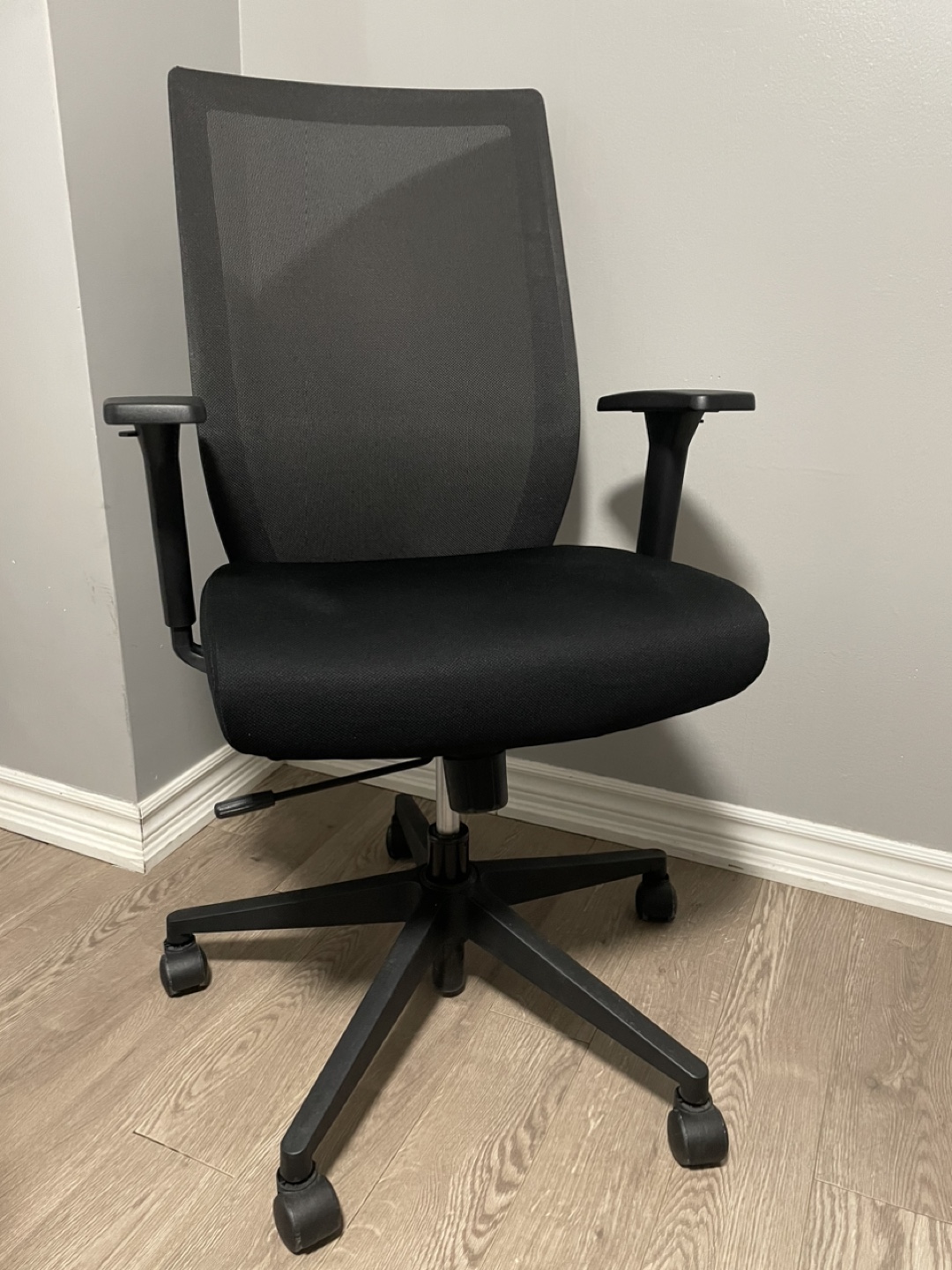 Black Mesh Office Chair - photo 2