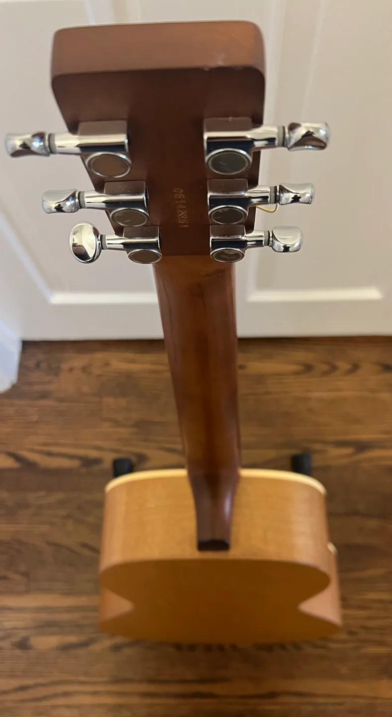 Art & Luthiere AMI Parlour Acoustic Guitar 2006 image indicator(7)