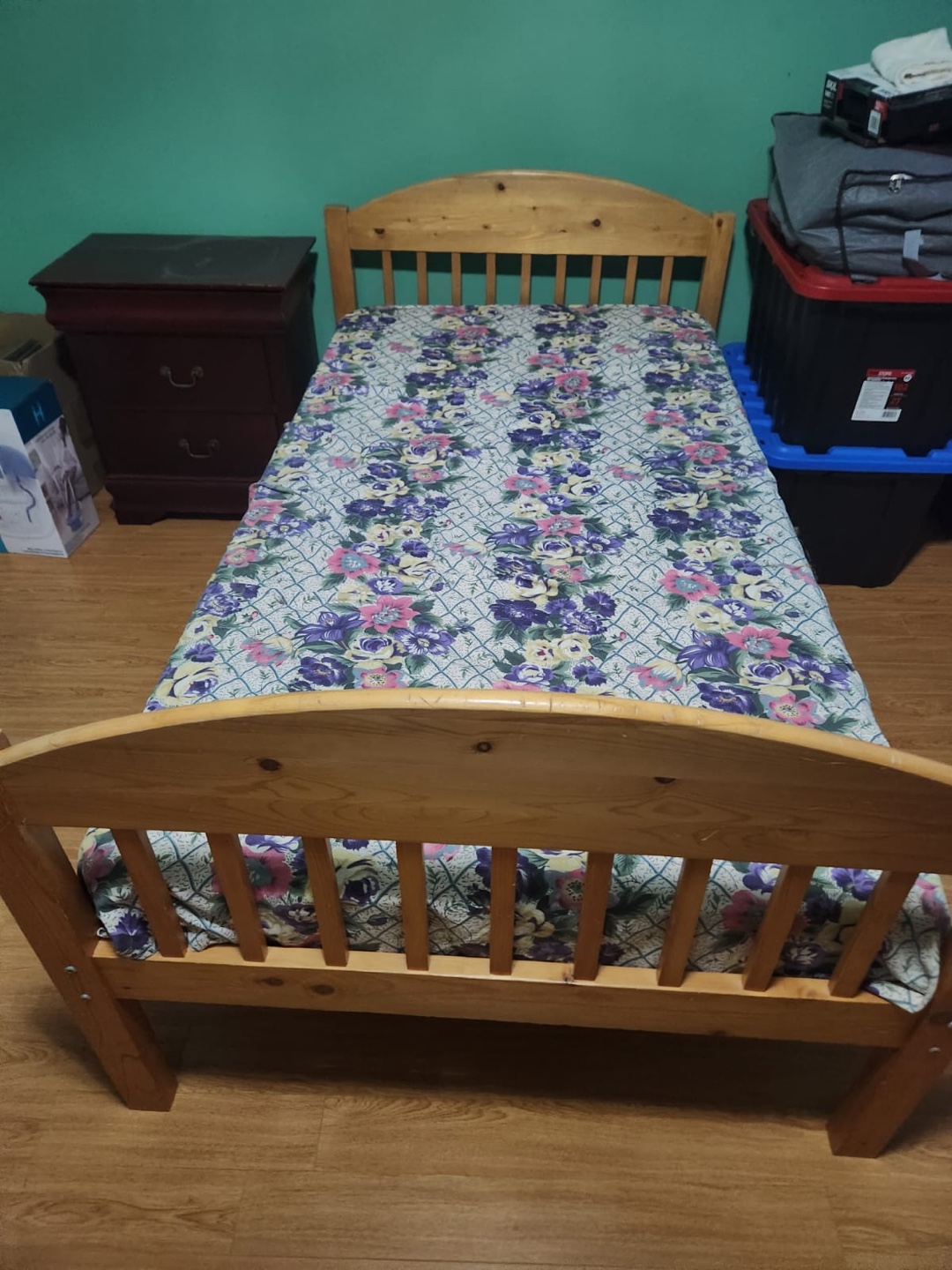 Single bed with no mattress - photo 2