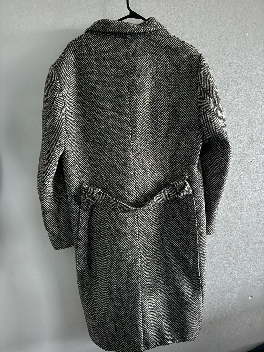 Classic Herringbone Men’s Coat image indicator(2)