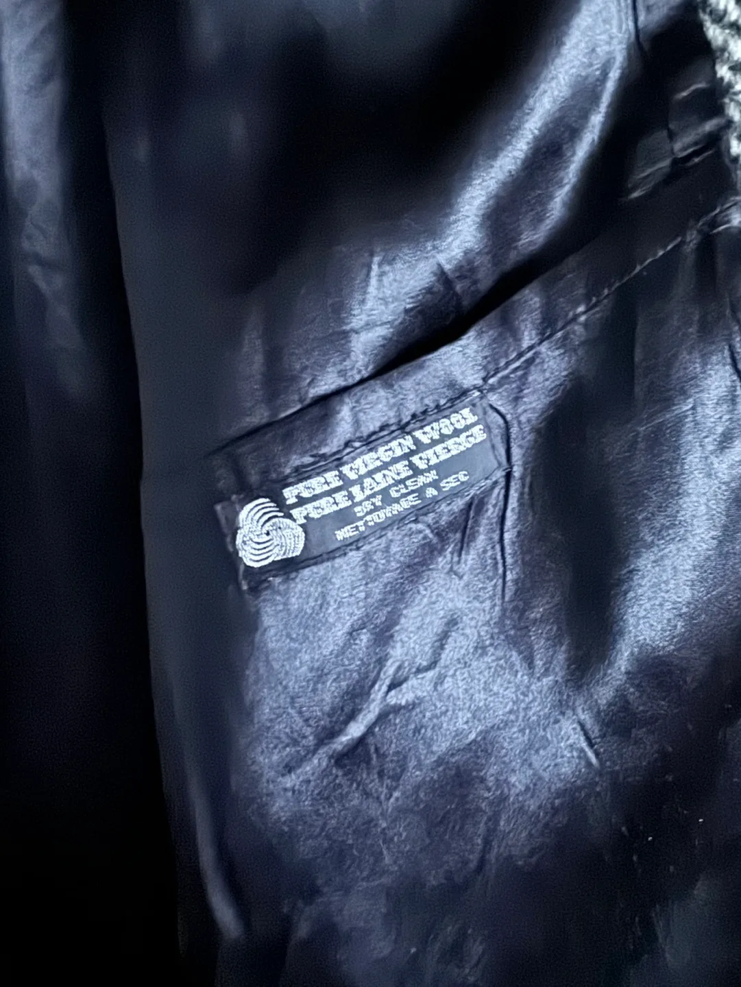 Classic Herringbone Men’s Coat image indicator(5)