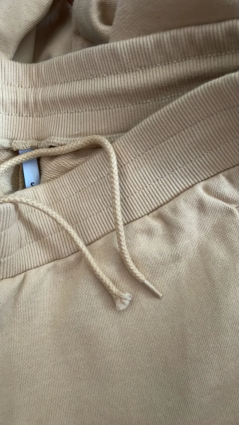 Men’s Sweatpants (Small) Great condition!! image indicator(8)