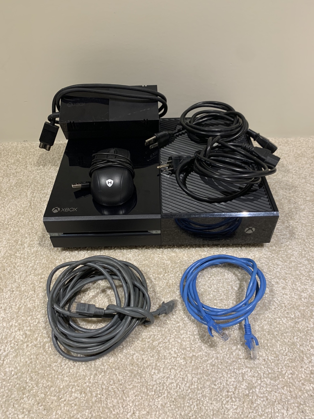 Xbox One - 2 Power Cables, The Brick, Mouse, 2 Ethernet Cables