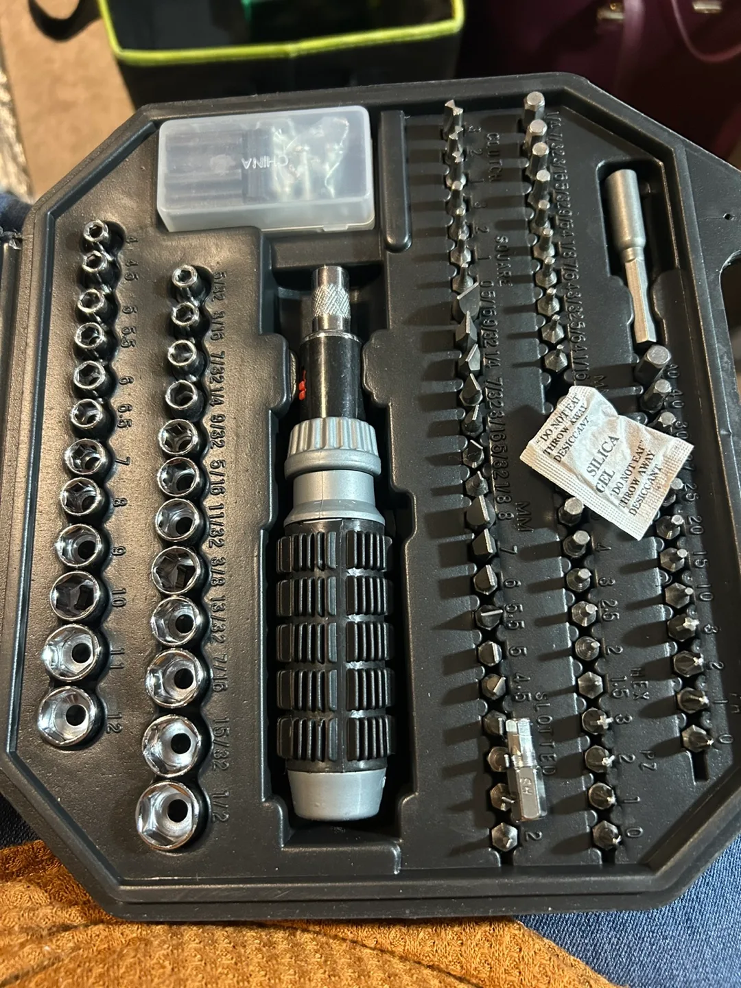 Ratchet driver Tool Set - 143 Pieces with case image indicator(3)