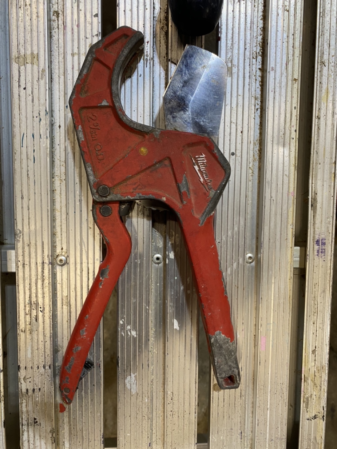 Milwaukee 2 3/8-inch Ratcheting Pipe Cutter - photo 5
