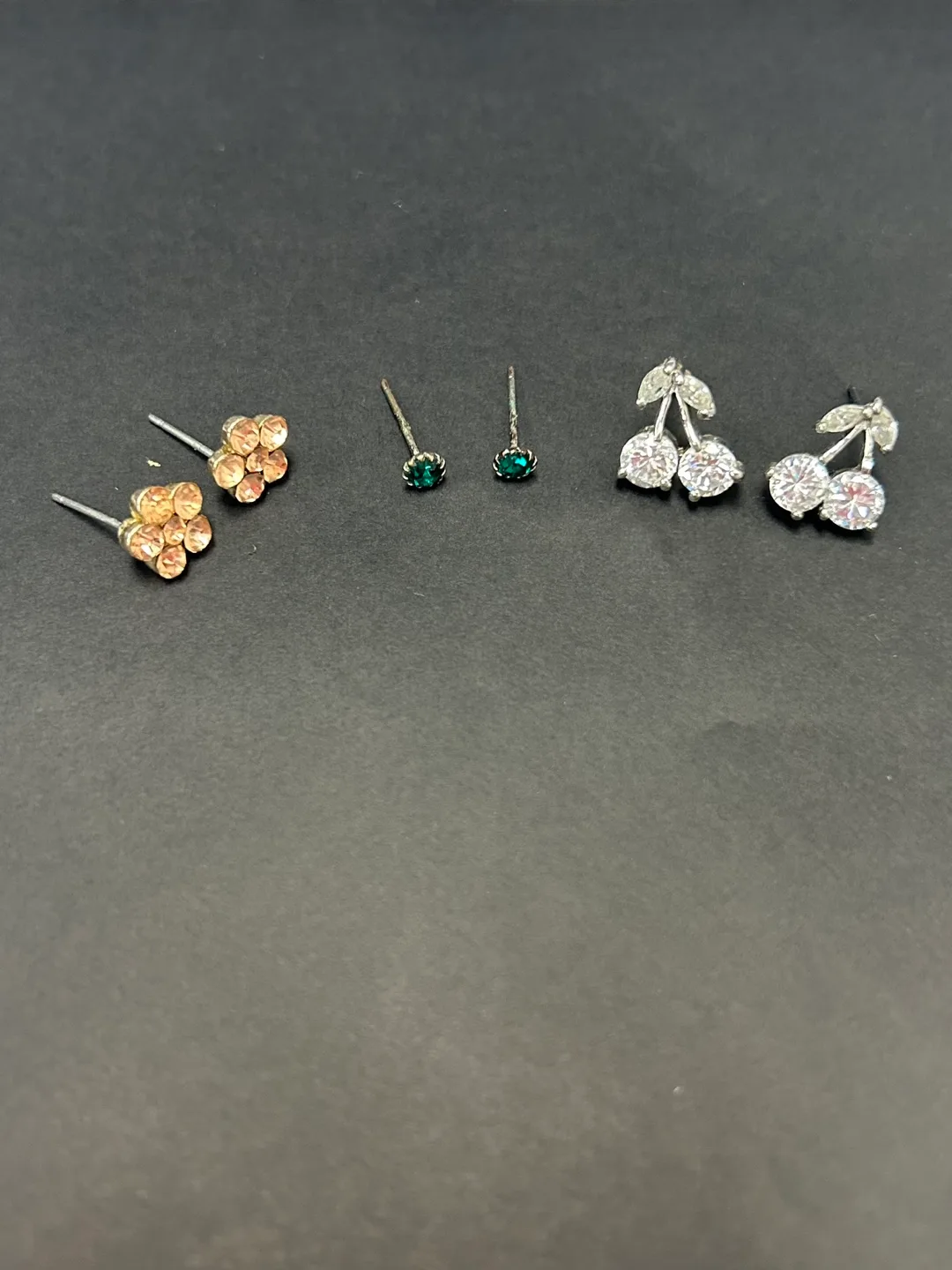 11 Pairs of Earrings image indicator(2)