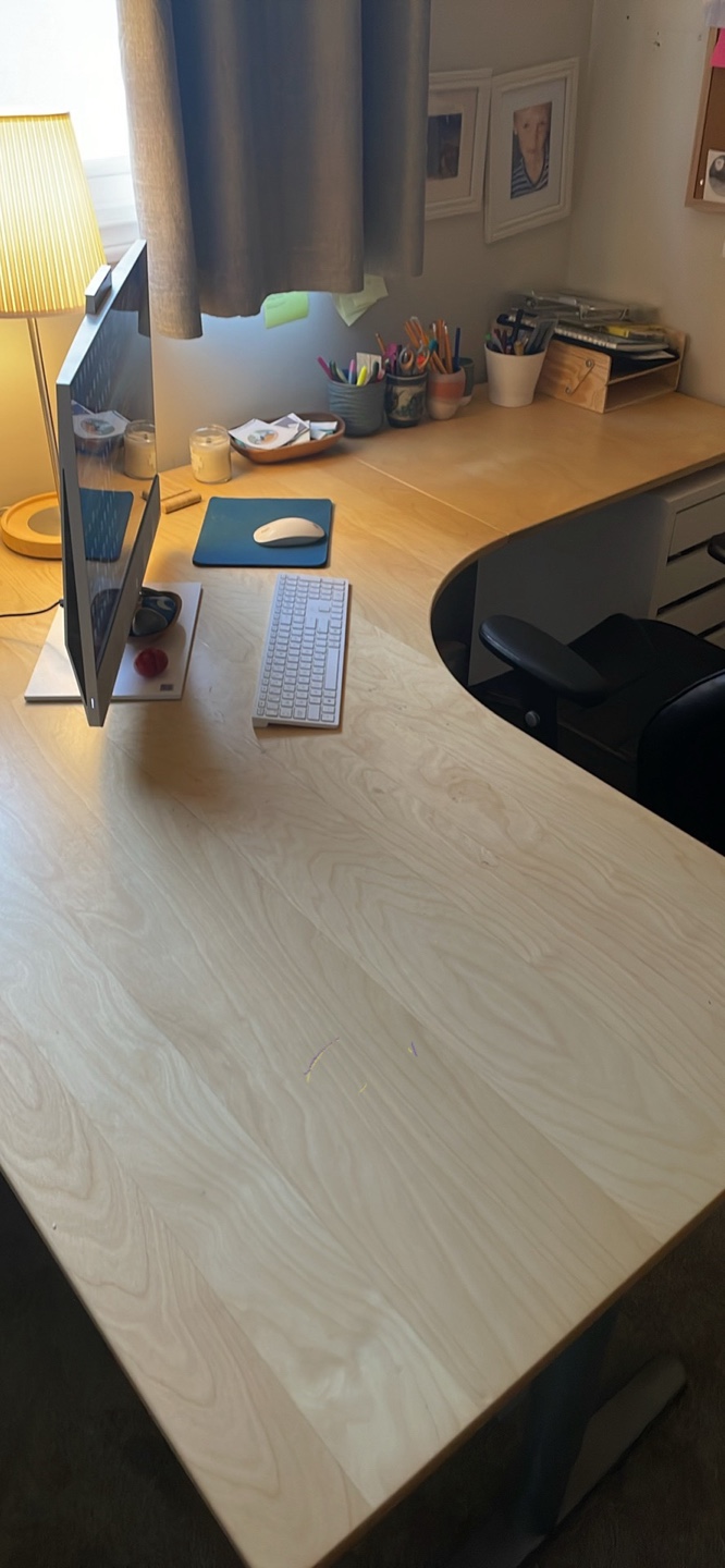 Desk - photo 2