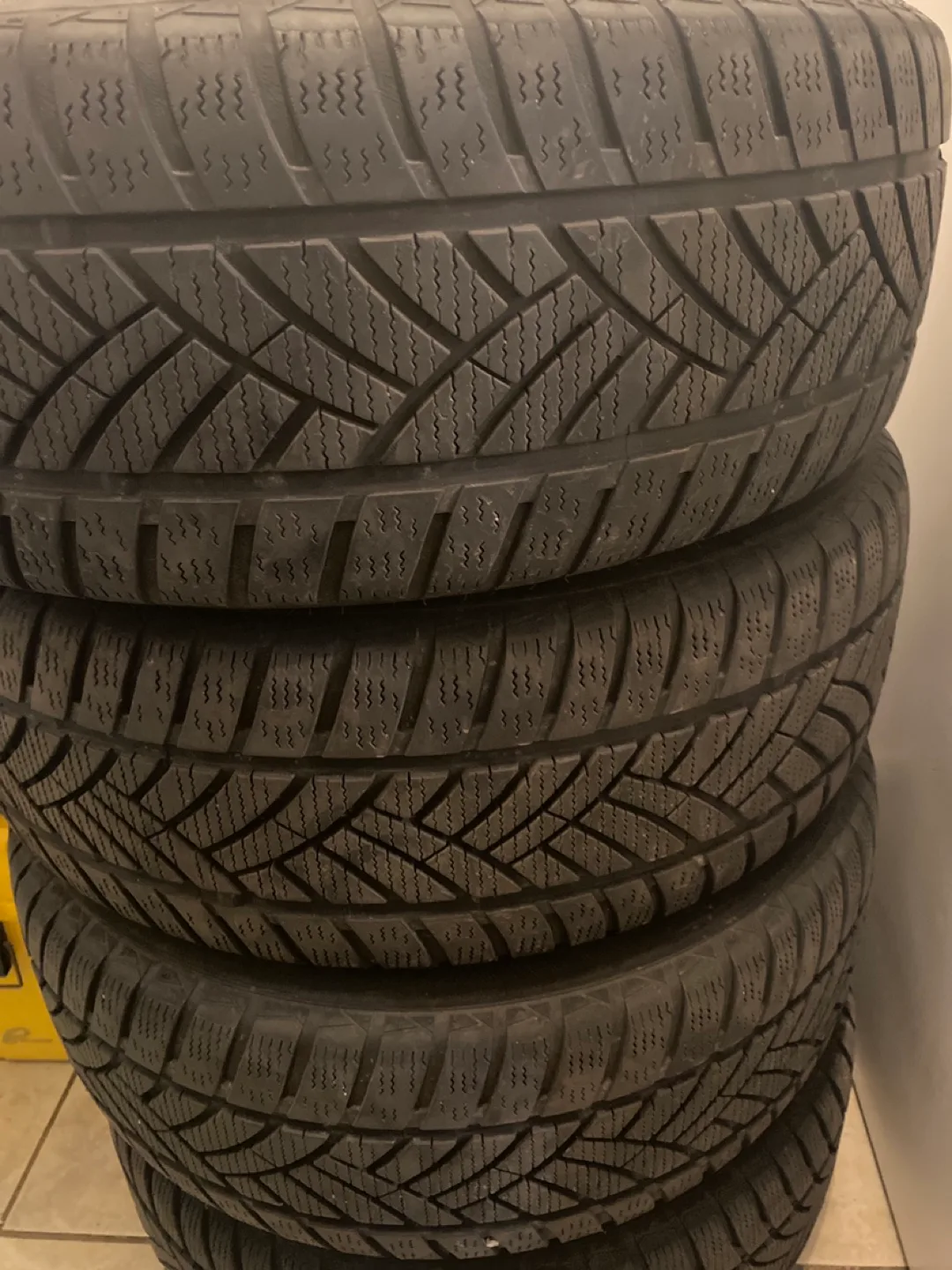 Set of 4 Winter Tires & Rims image indicator(4)