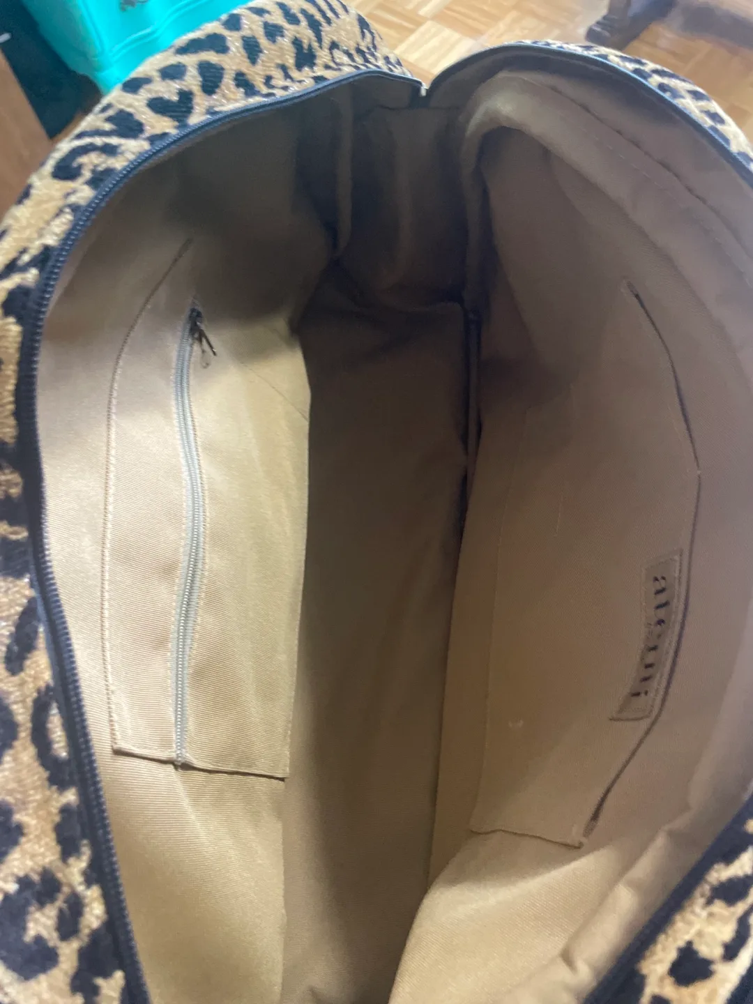 Atenti Leopard Print Travel Bag image indicator(4)