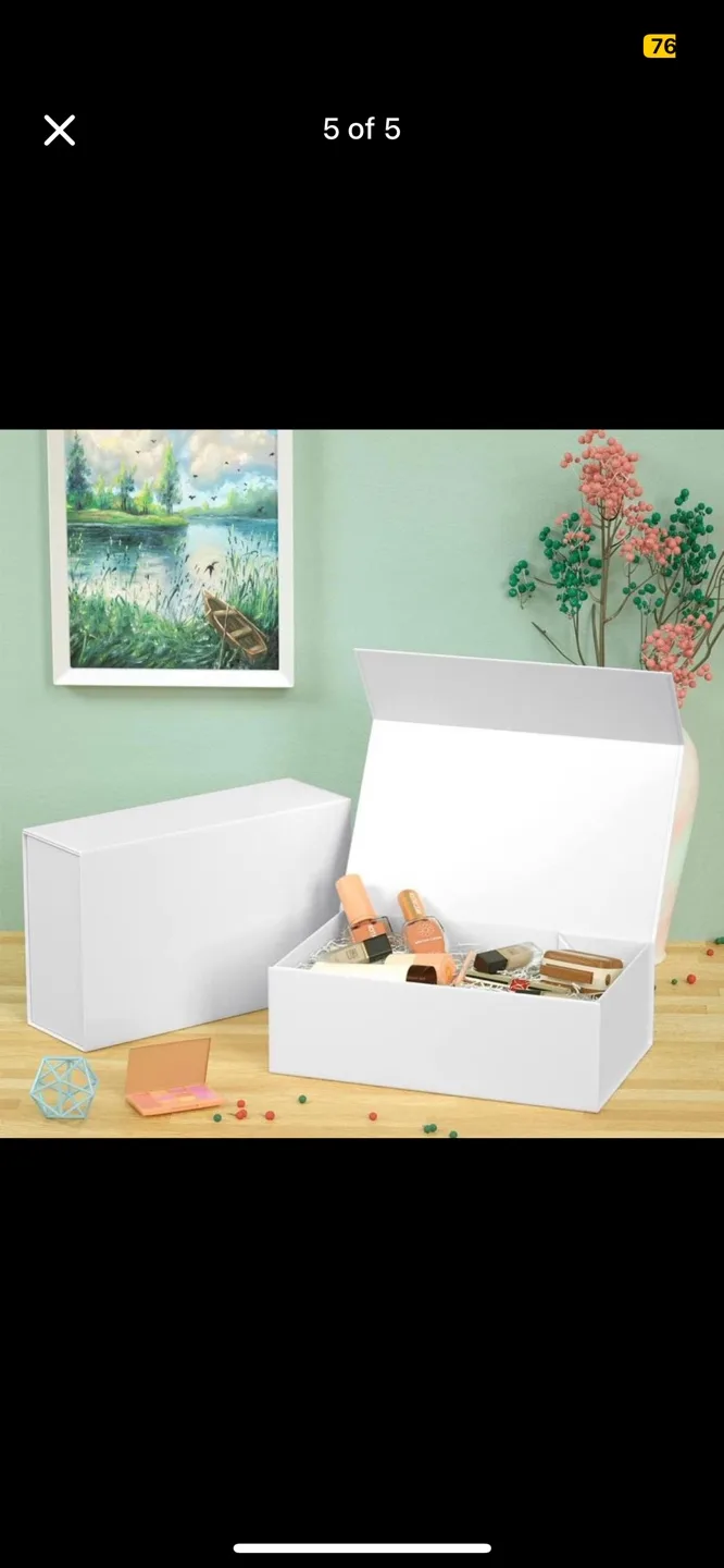 White Magnetic Gift Box image indicator(4)