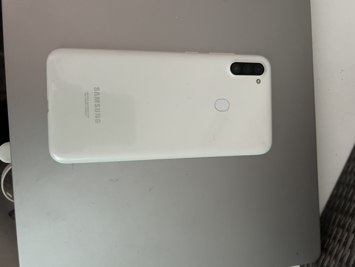 Samsung Galaxy A10e - photo 3