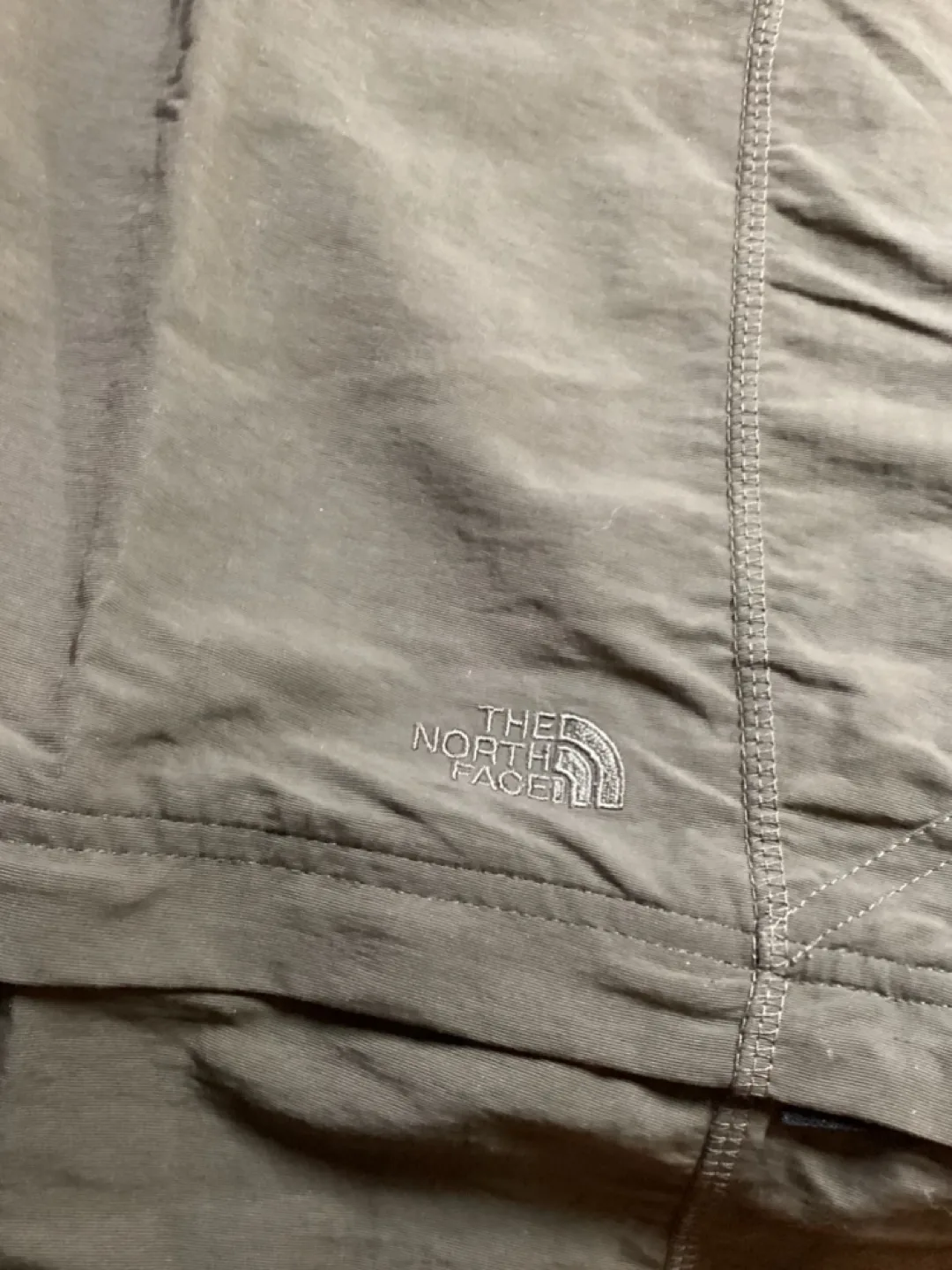 The North Face Mens Size 32 Zip-Off Hiking Pants image indicator(2)