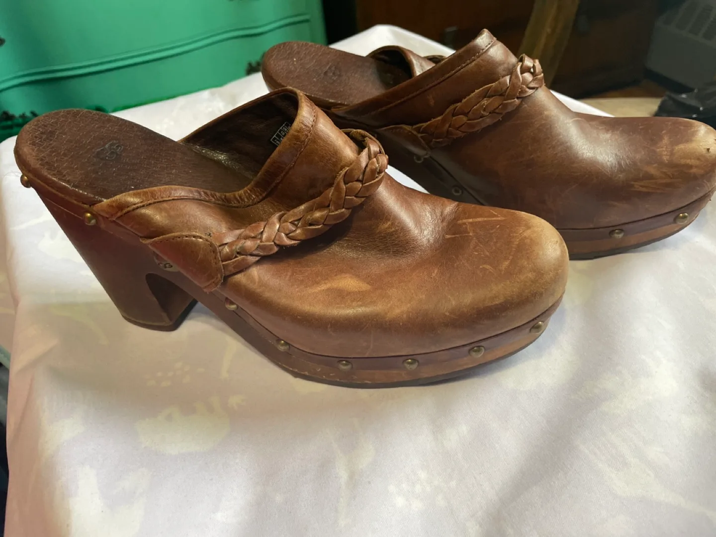 UGG Brown Leather Clogs image indicator(3)