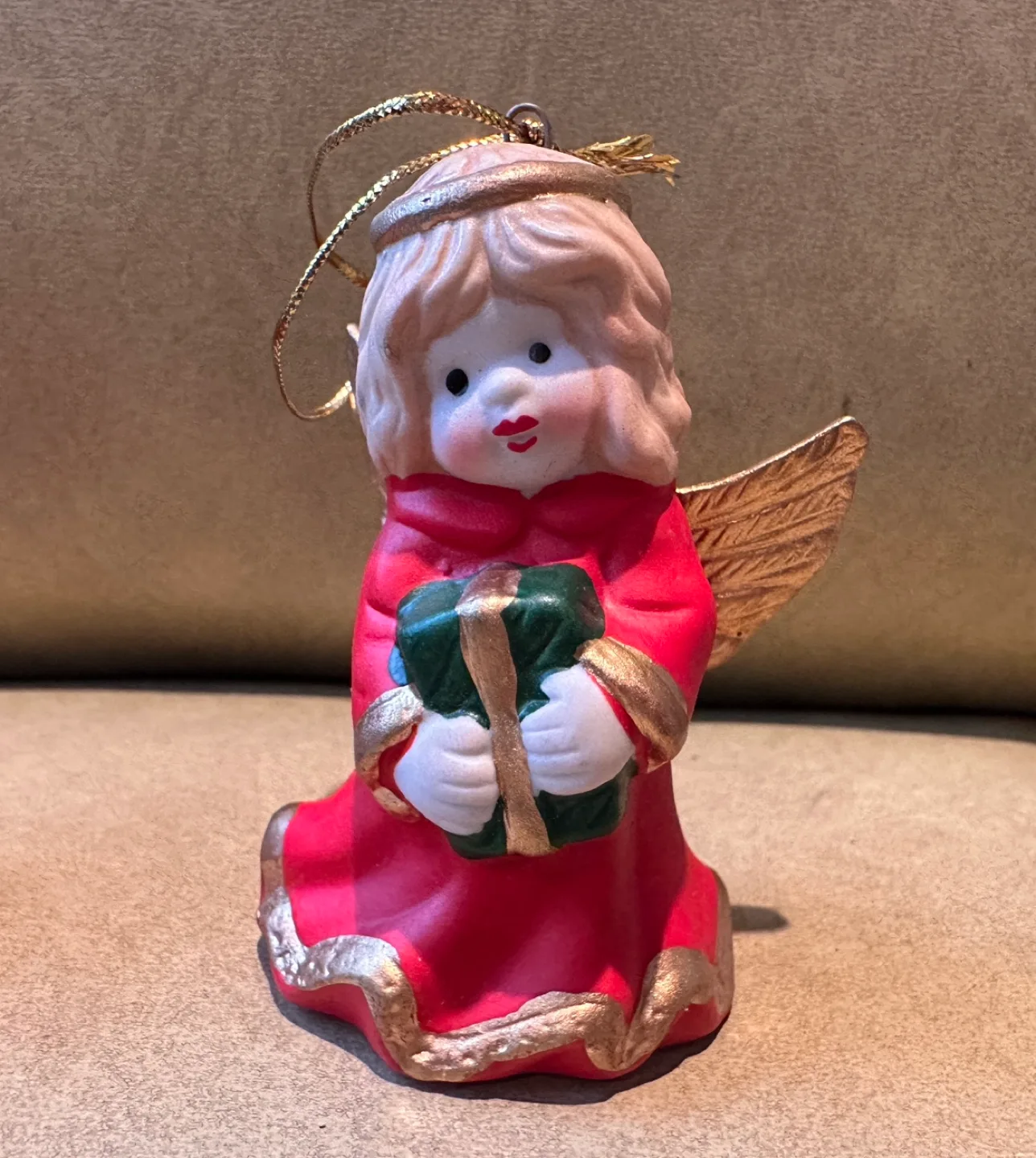 Set of 2 Ceramic Angel Ornaments image indicator(3)
