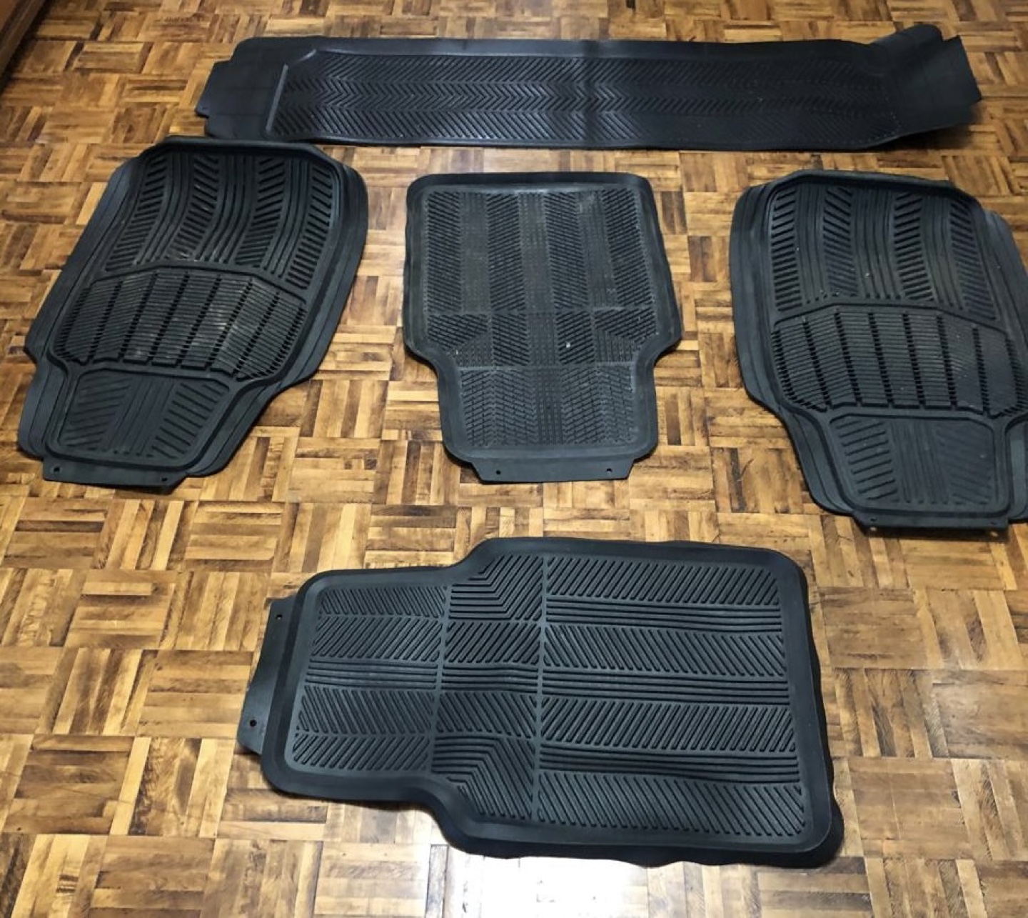 Full Set of Black Car Mats - photo 2
