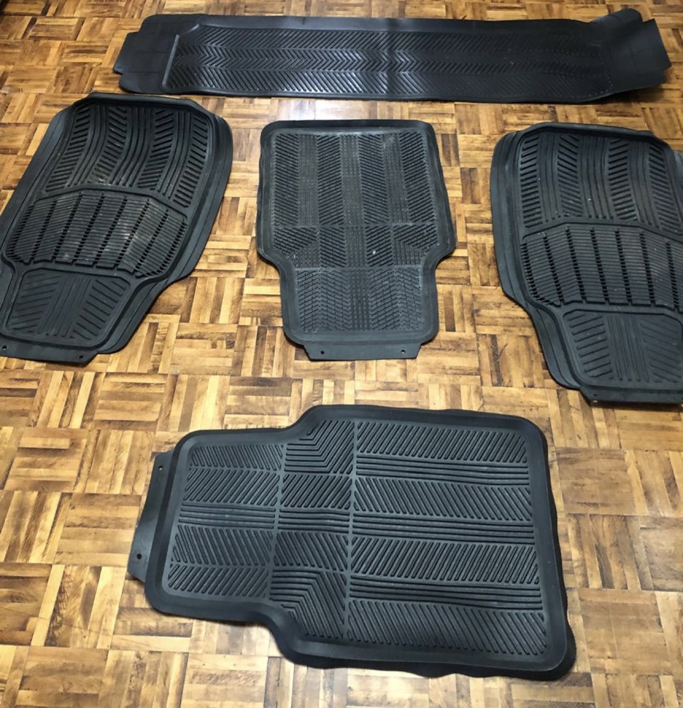 Full Set of Black Car Mats
