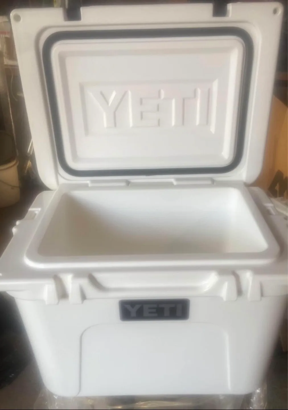 YETI Tundra 35 Cooler image indicator(3)